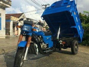 xe-ba-gac-cho-hang-quan-11